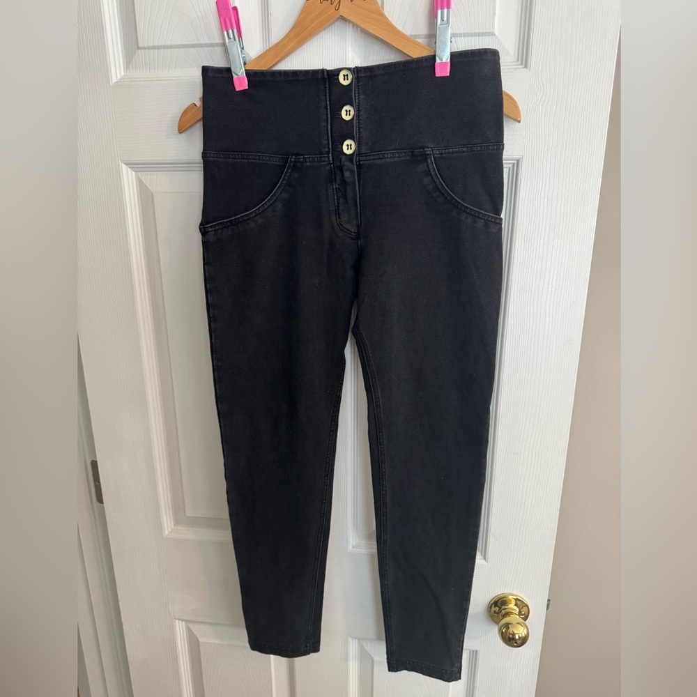 NWOT Freddy Jean leggings - black
24 inch inseam